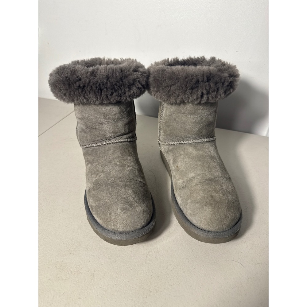 UGG Australia Classic Short Grey Suede Fur Trim Boots 5825 Womens 8